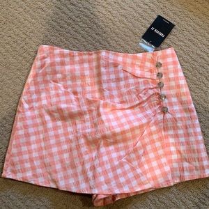 FOREVER 21 - Pink and White Gingham Skirt with Detailed Buttons